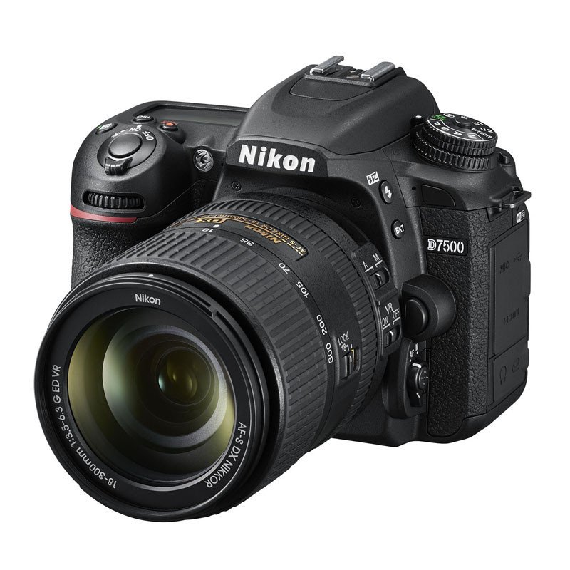 Nikon D7500 + AF-S DX NIKKOR 18-300 mm f/3,5-6,3G ED VR